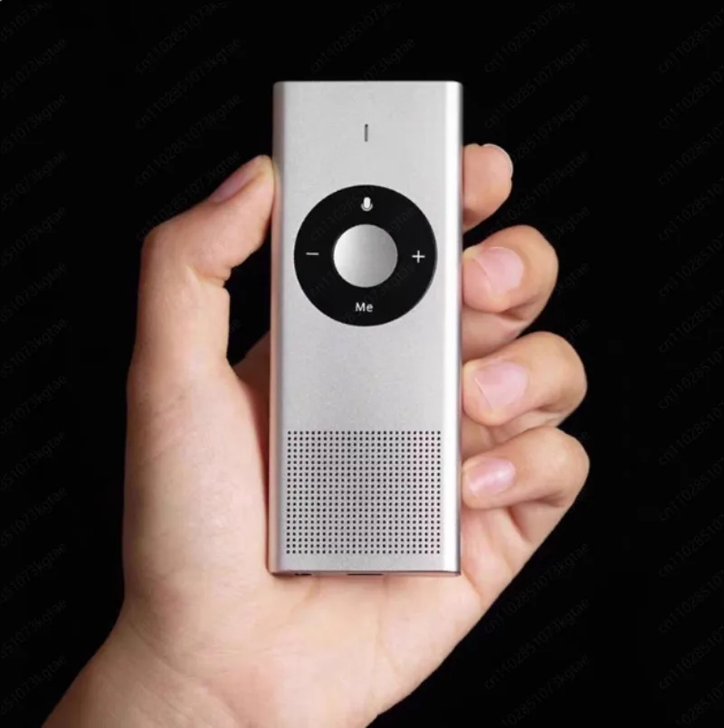 portable-ai-translator-device-multilingual-realtime-voice-translator-for-travel-learning-pocket-sized-smart-interpreter