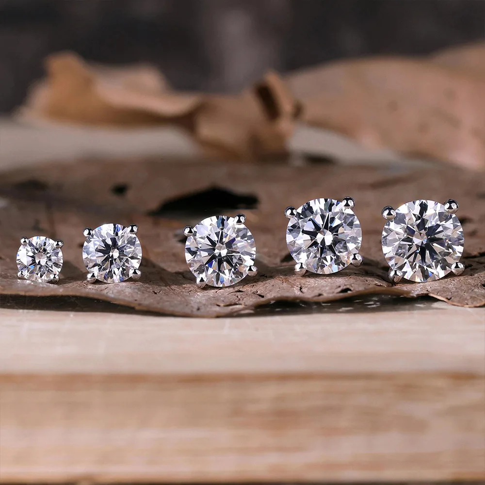 Onnelik New Arrival S925 Sterling Silver Moissanite Four-Prong Flat Top Labret Stud Threaded Cartilage Piercing Ear Jewelry 2