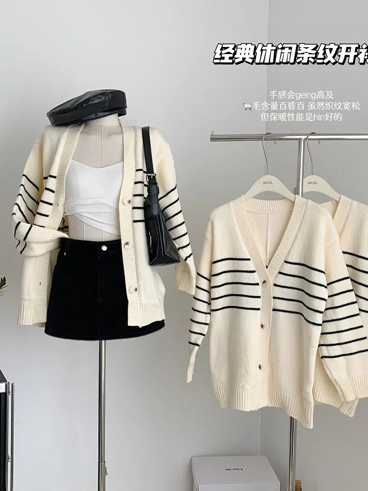 

Korean Fashion Simple Casual Sweater Women V-Neck Long Sleeve Striped Cardigan Autumn 2024 Button Design Knit Top Preppy Style