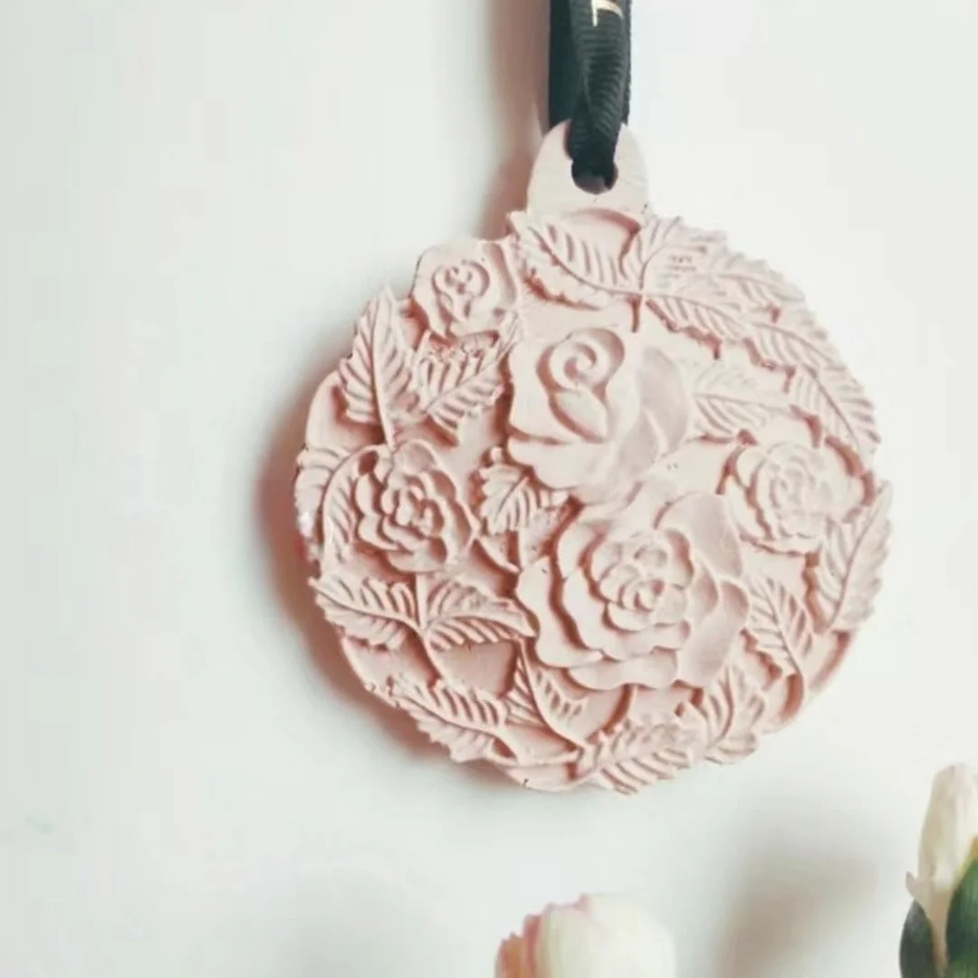 Round Flower Leaf Aromatherapy Gypsum Hanging Silicone Mold Circle Plaster Wax Sheet Car Air Outlet Hanging Mold Birthday Gift