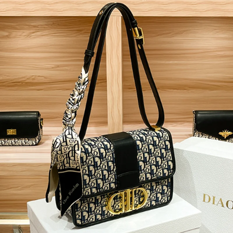 Luxury Ladies Shoulder Crossbody Bag Ladies, Most Famous Brand VIP Special Montaigne Small Square Bag Embroidery Flower