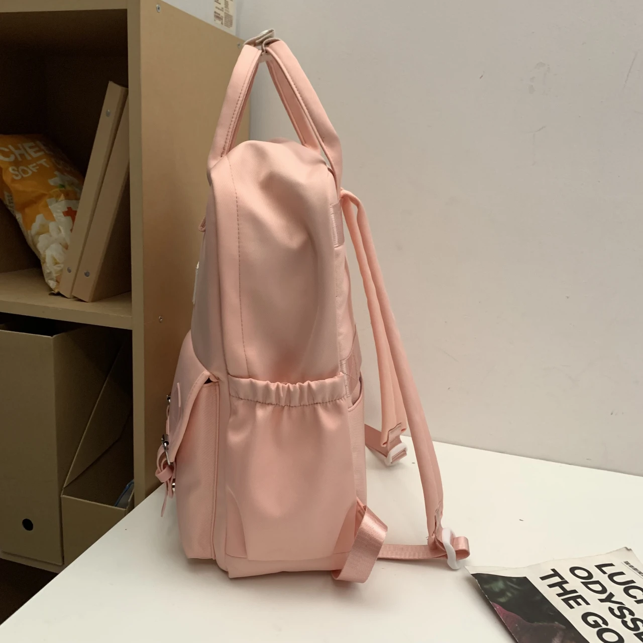 Waterproof campus backpack made of nylon material, fashionable backpack for boys and girls, shoulder bag, high school backpack