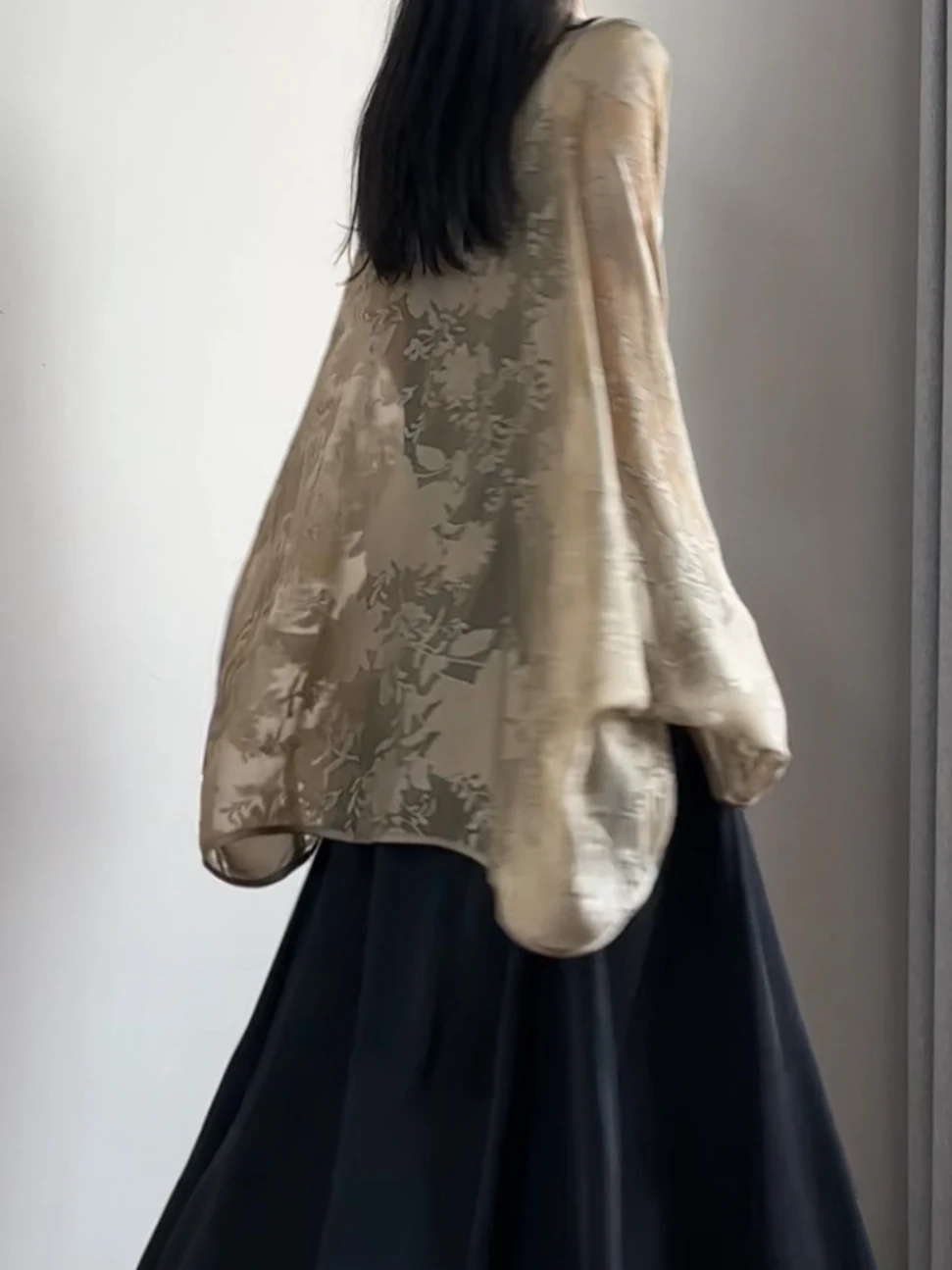 

Новая женская легкая куртка в китайском стиле: элегантный открытый кардиган с дышащей цветочной вышивкой, повседневная верхняя одежда