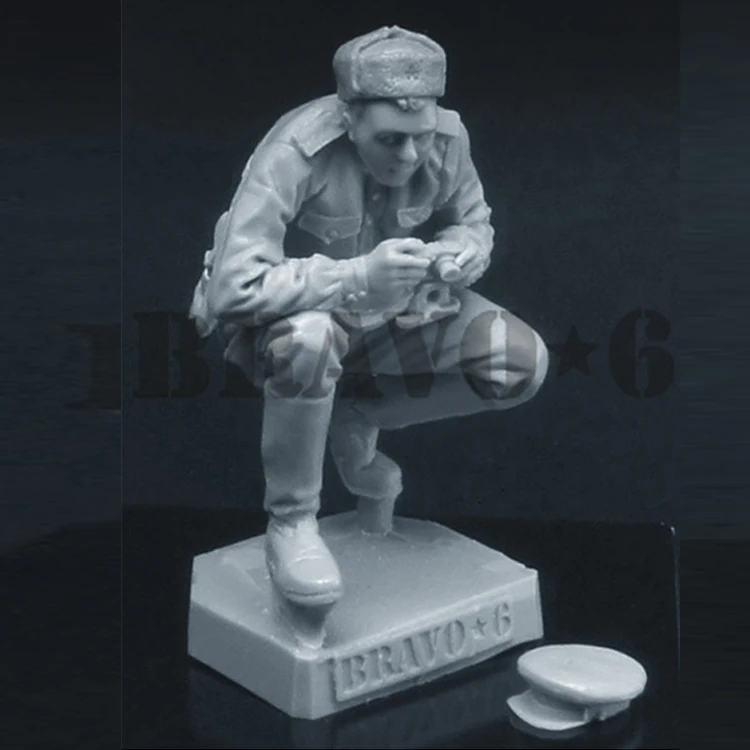 1/35 Red Army Correspondent Resin kit soldiers GK Military subject matter of WWII Scene combination Uncoated No colour