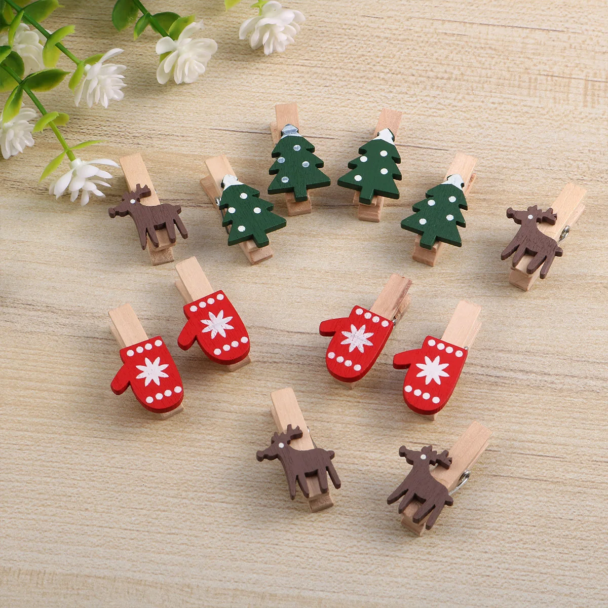 

30Pcs Christmas Series Wooden Clips Rustic Vintage Style Pin for Card Hanging Photo Collage Christmas Tree Ornament Decor