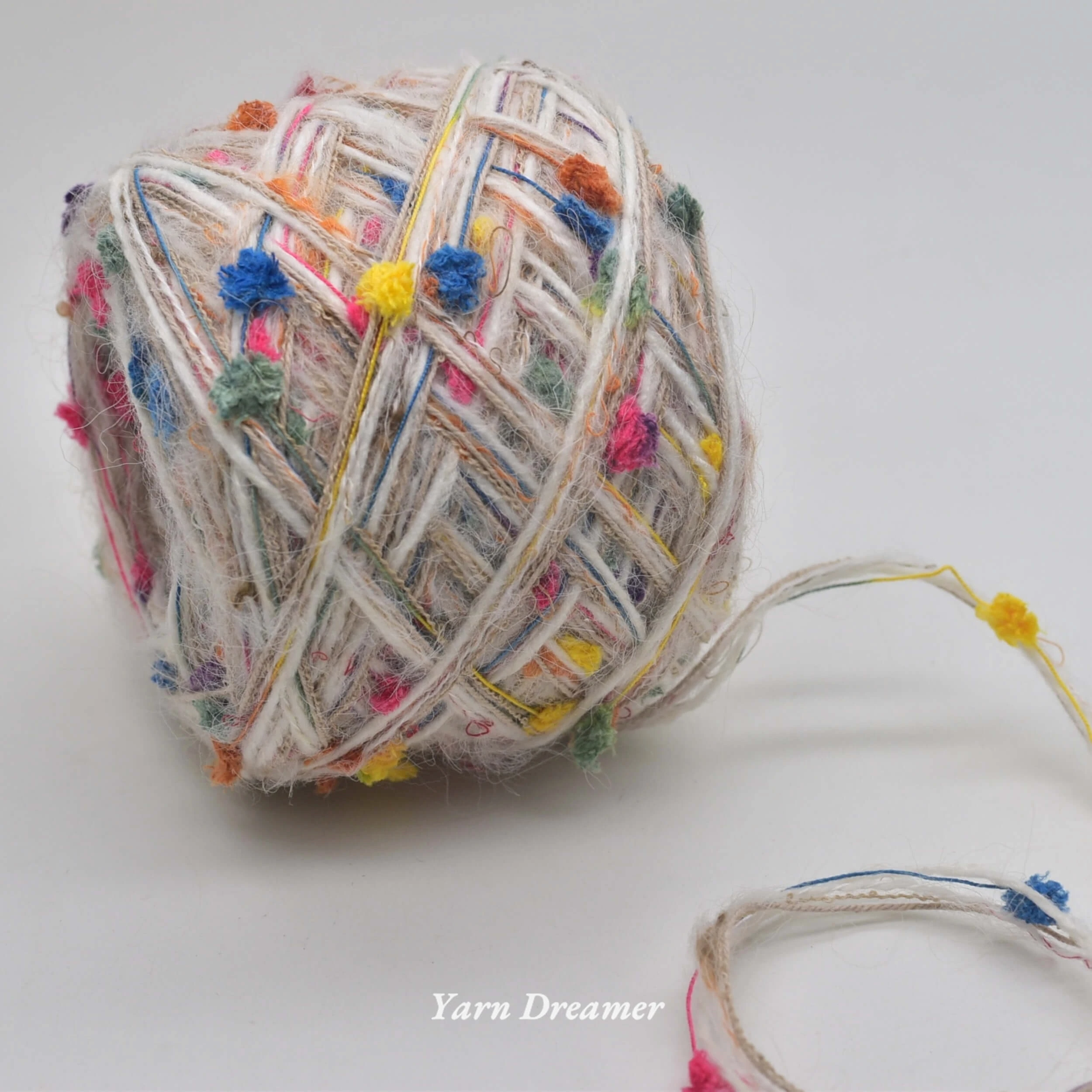 قوس قزح بوم بوم وشاح الحياكة غزل البيج متعدد الألوان غزل سميك لخيوط صوف الكروشيه للحياكة