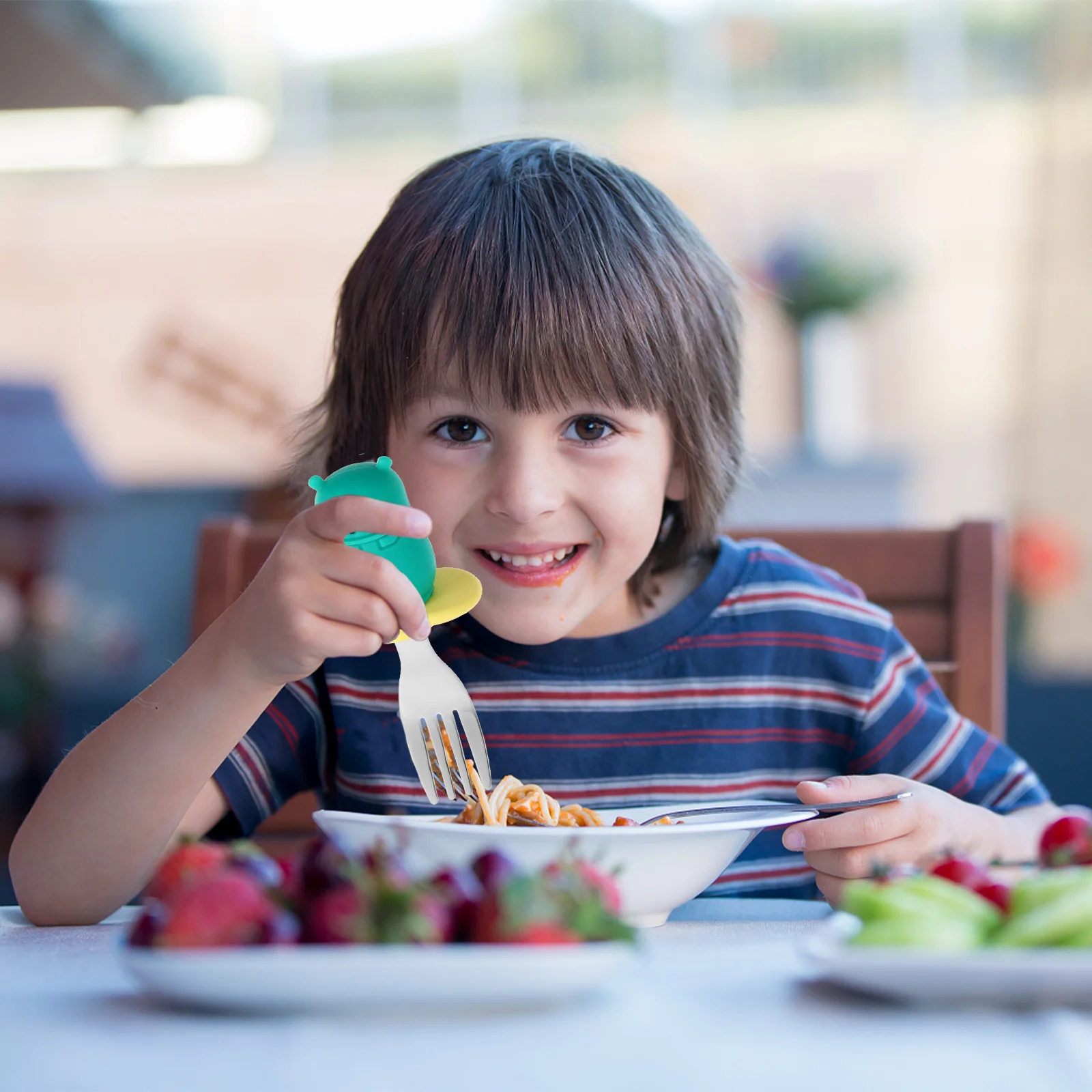1Set Peralatan Makan Bayi Sendok Garpu Baja Tahan Karat Peralatan Balita Pegangan Anti Selip Bahan Silikon Aman untuk Makan Anak