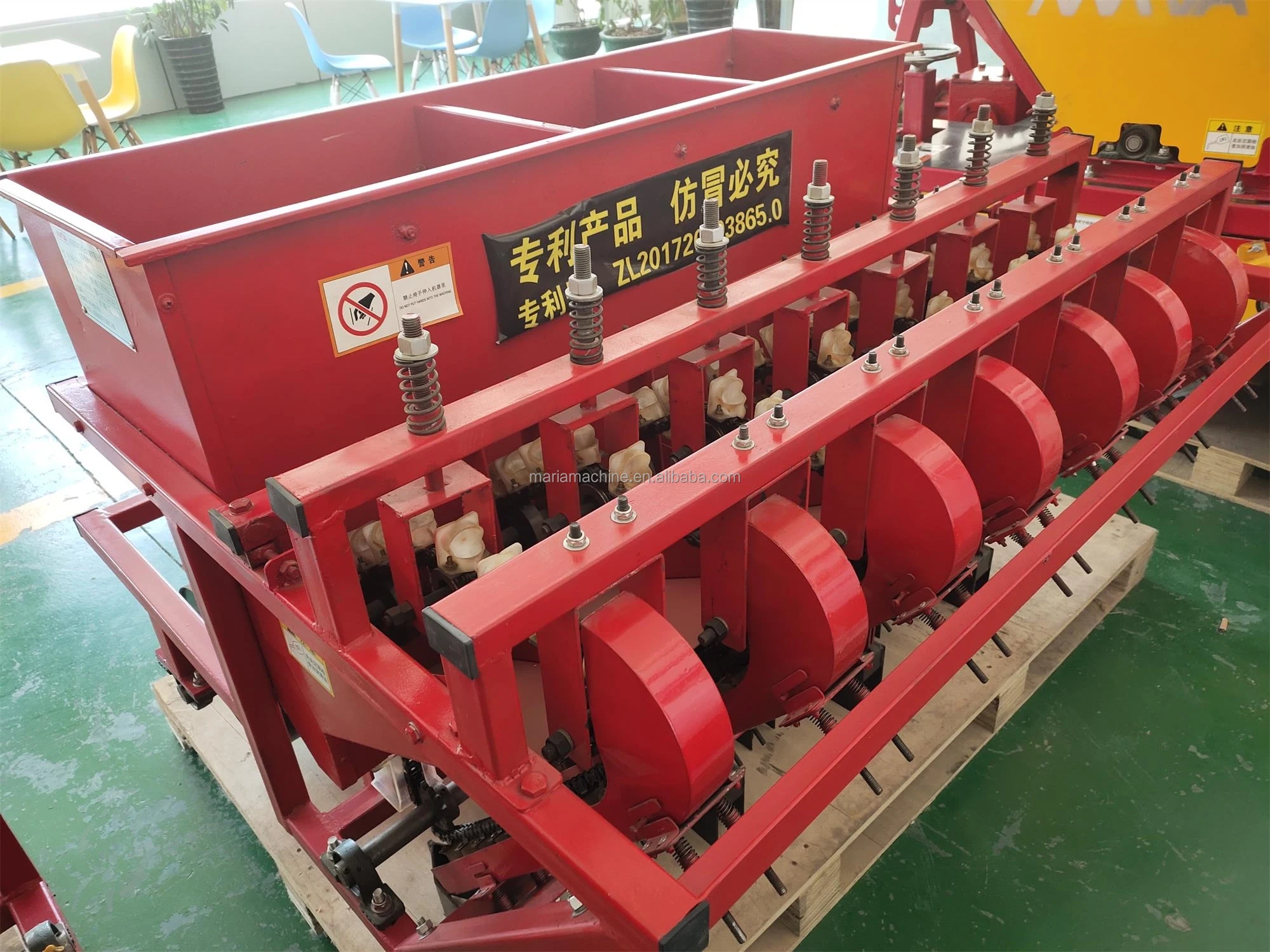 Chinese Factory Price Farm Towed Planter Garlic Seeder Planting Machine