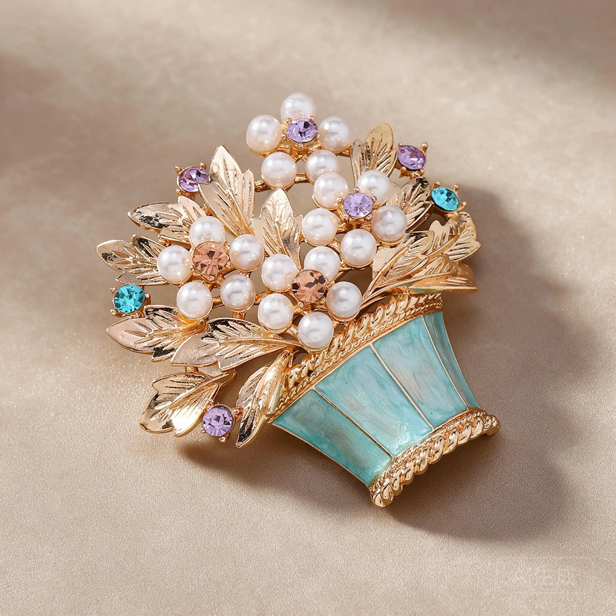 Vintage Enamel Flower Basket Brooch Faux Pearl Rhinestone Gold Leaf Pin Chic Jewelry For Women Dress Coat Scarf Casual Wear Gift