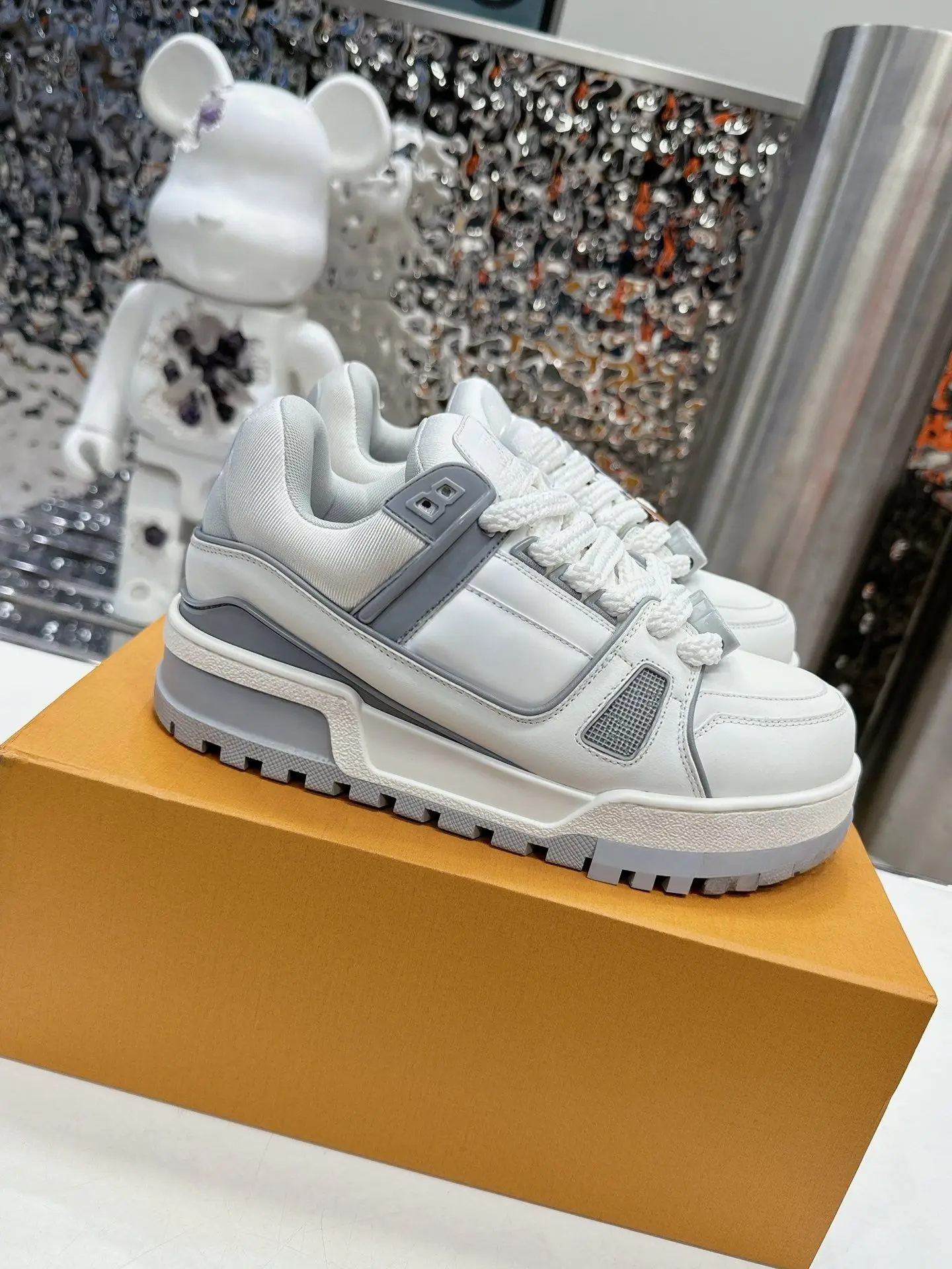Exquisite Luxury Design Style Sneakers, Fashion Couple Casual Skate Shoes, Unisex Trend Sports Footwear Anti-slip Soft Sole Student Commute Skate Shoes