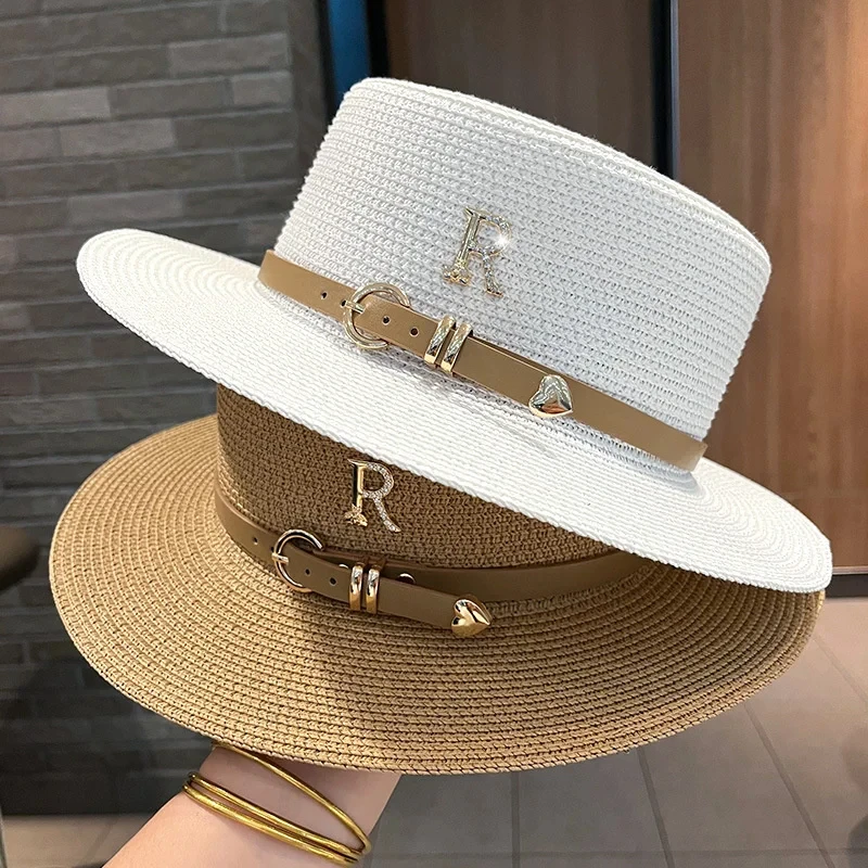 Chapeau de soleil d\'été pour femmes, chapeau de paille plat, nouvelle lettre R en métal, à la mode, plage, voyage, vacances, canotier