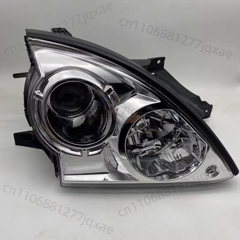 

Suitable for Huatai Traka headlight assembly headlight turn signal should be low beam headlights
