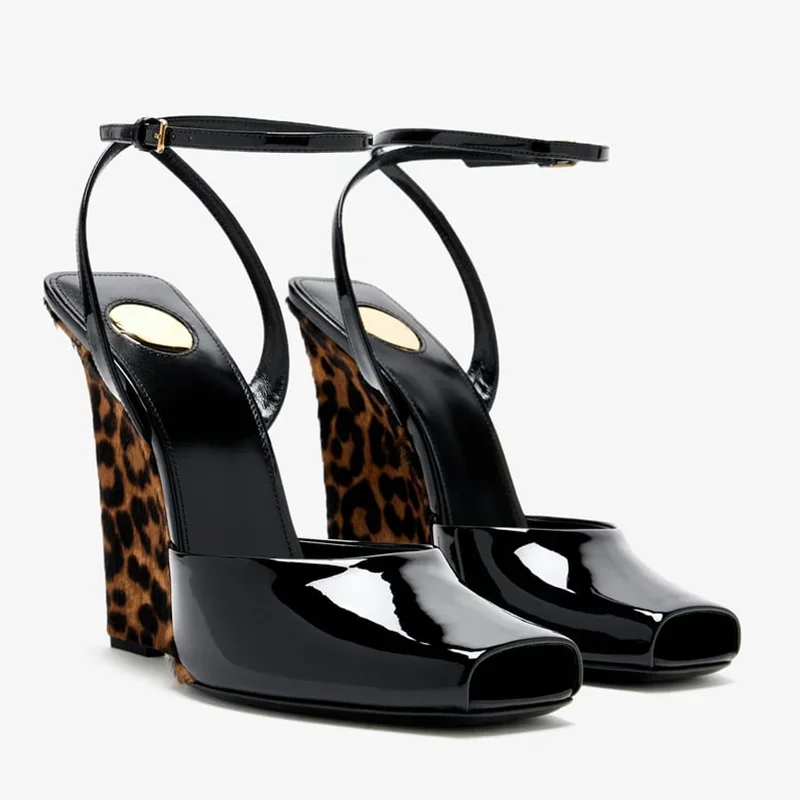 

Туфли-лодочки из лакированной кожи с открытым носком на танкетке, пикантные однотонные туфли с квадратным носком и пряжкой на щиколотке, новые поступления, модная женская подиумная обувь