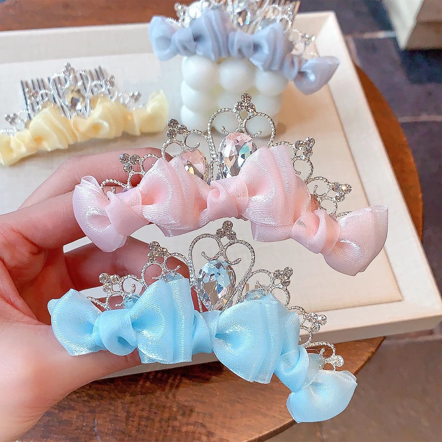 Neue 4-farbige Prinzessinnen-Kristallkronen-Haarspangen, rosa Chiffon-Schleifen, schadlos für das Haar, Haarspangen für Mädchen, Kleinkinder, Kinder, Hochzeitsfotos