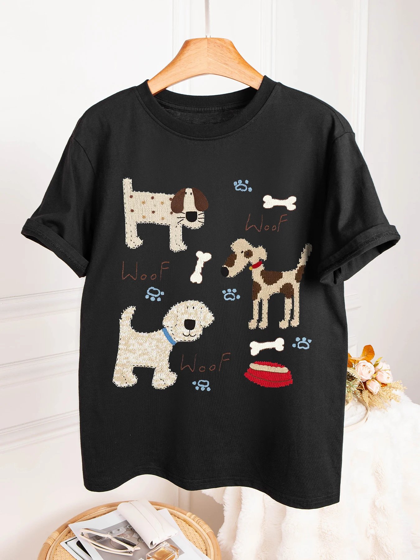 

Женская летняя черная хлопковая трикотажная футболка с принтом, свободная повседневная футболка с принтом собак и костей, дышащая и мягкая одежда