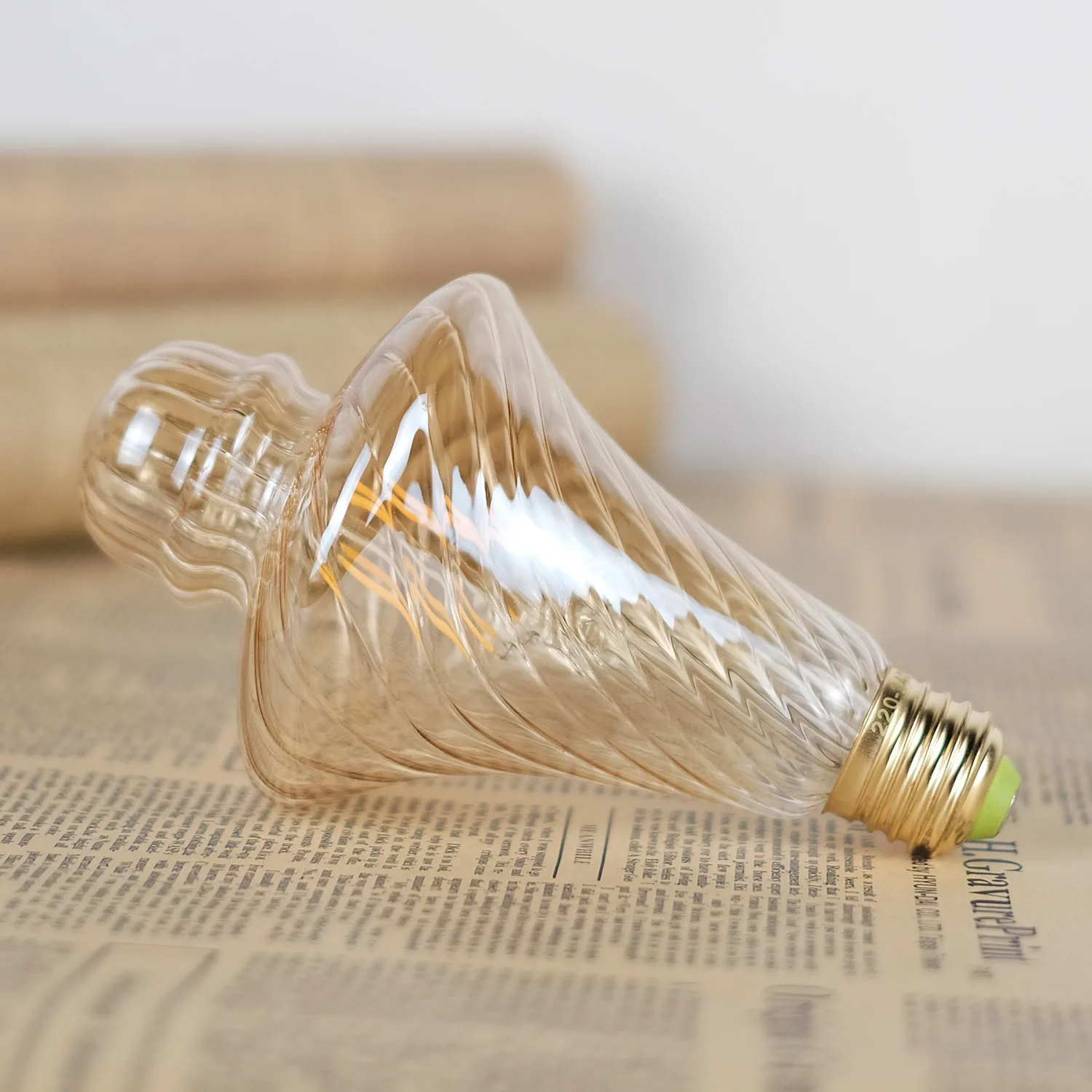 TIANFAN Vintage Edison Style Led Bulb φ95mm Twistcone  Amber Glass 2500Kelvin 4W 220-240V Decorative Light Bulb E27