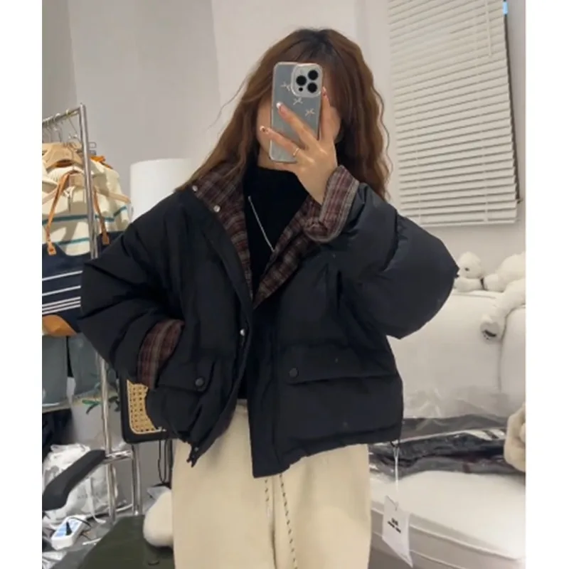 Рисунок 6 - Женское белое пальто на утином