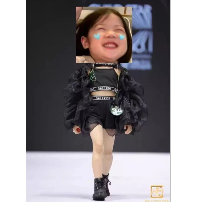 ชุดแจ๊สสุดเทรนดี้สำหรับผู้หญิง แฟชั่นโชว์บนรันเวย์ เสื้อผ้าเต้นรำสุดโดดเด่น สไตล์นางแบบสุดมั่นใจสำหรับการเคลื่อนไหวอย่างมีสไตล์