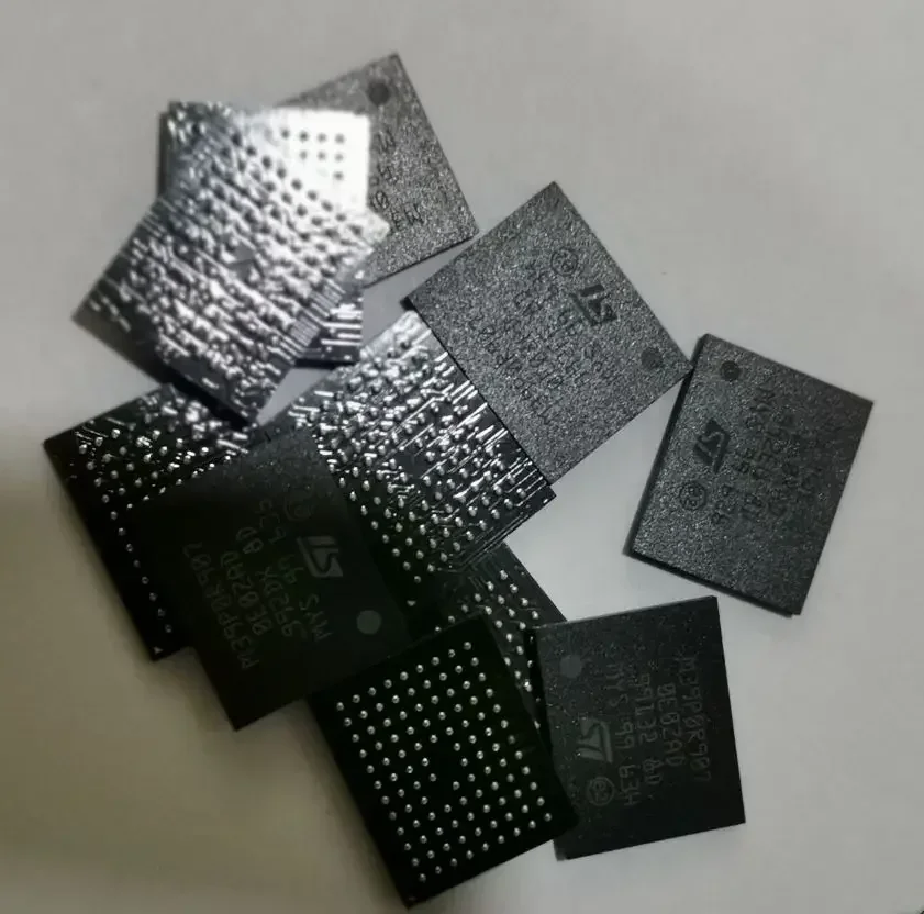 ST  M39P0R907-0E02AD