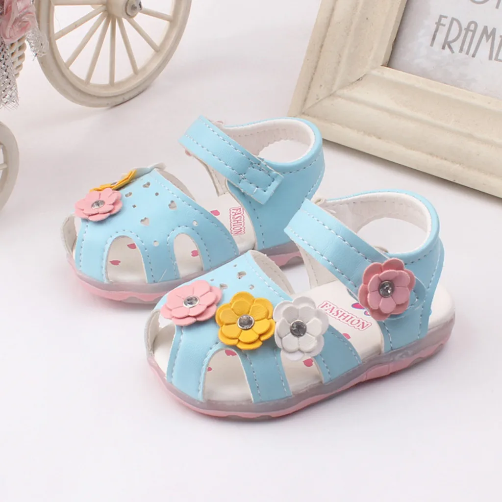 Baby Girls Led Sandals Summer Sweet Infant Toddler Shoes Fashion Flower Princess Sandals Soft Children Kids Newborn Beach Shoes