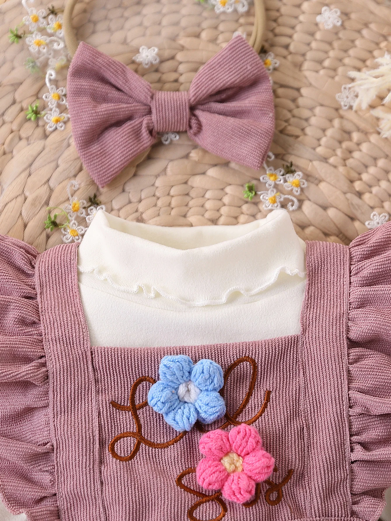 2-teiliges Set für Babys, Mädchen, Herbst/Winter, Stretch-Oberteil mit Rüschenkragen und Strickkleid mit Buchstabenstickerei und Blumenmuster – Detail 4