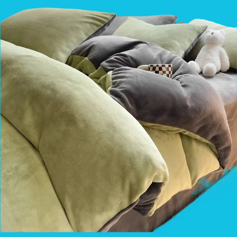 

2025 new solid color double parcel milk fleece quilt set four-piece winter flange coral fleece quilt cover bed sheet set