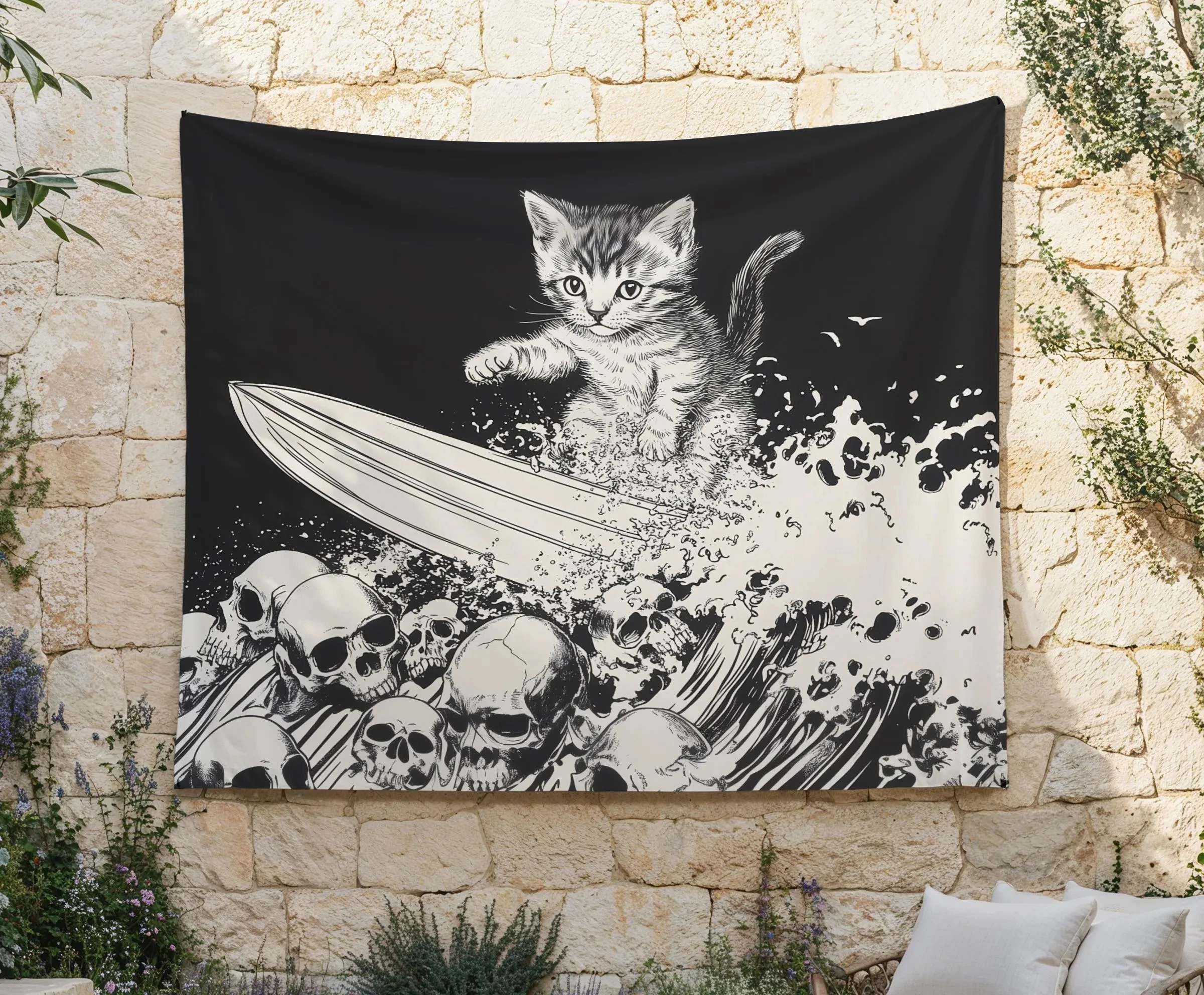 Heavy Metal Kitten Tapisserie Unhinged Wall Art – Skull Surfing Cat – MTG inspirierte Hardcore-lustiges Dekor – Sea of Bones-Hintergrund