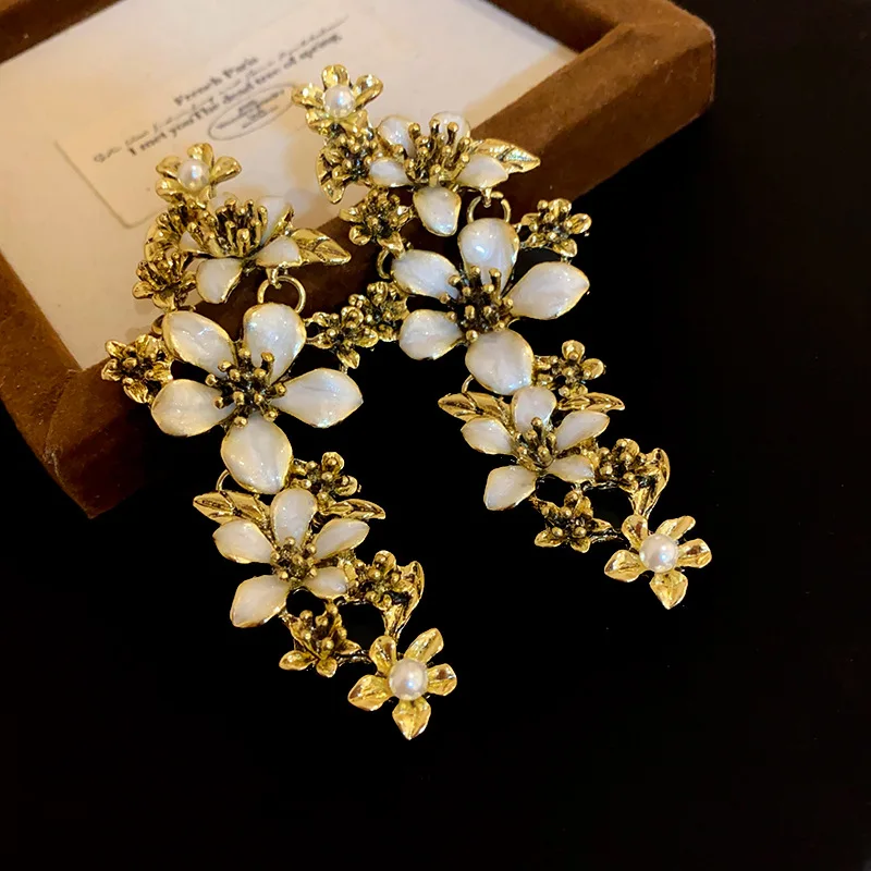 Vintage Flower Drop Oil Pearl Punk Exaggerated Earrings Retro Hanging Earrings Temperament Light Luxury Women Accessories