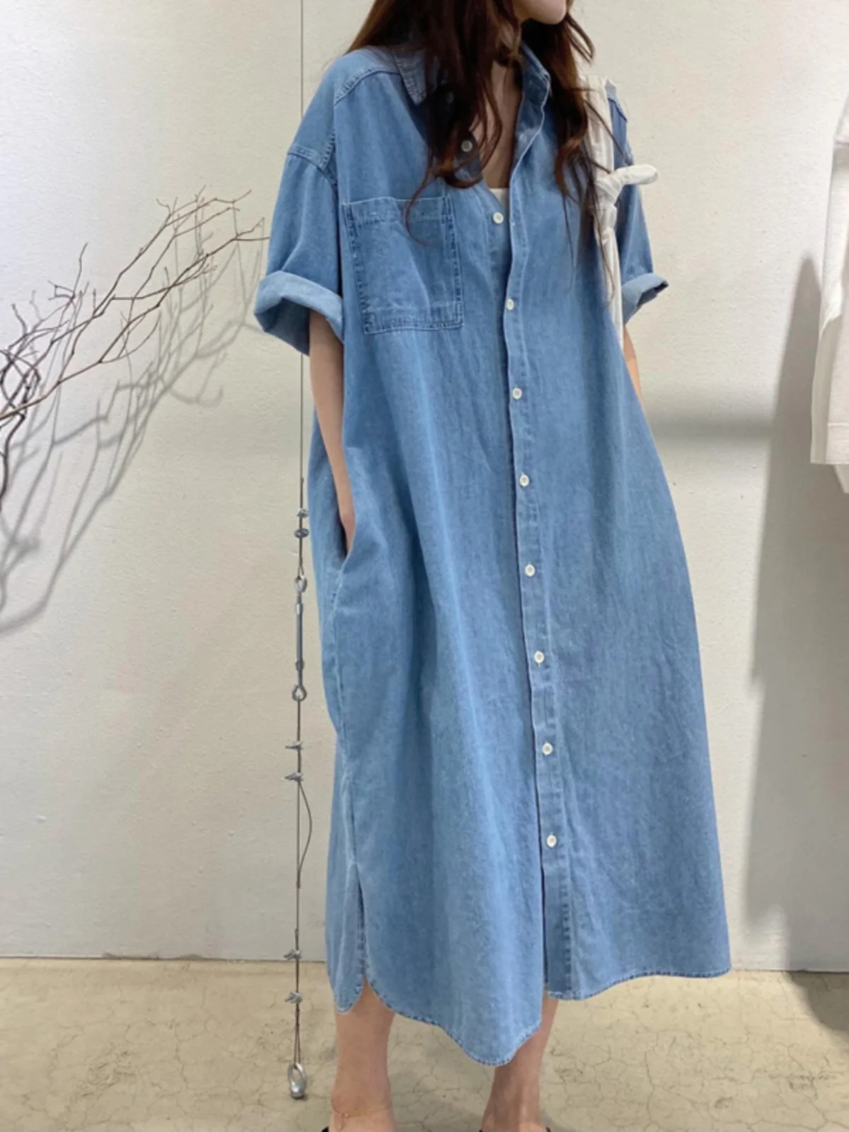 

Корейский Sle однотонный джинсовый джинсовый джинс с тонкой талией Dr, большой размер, женский длинный длинный модный с отложным воротником на одной пуговице