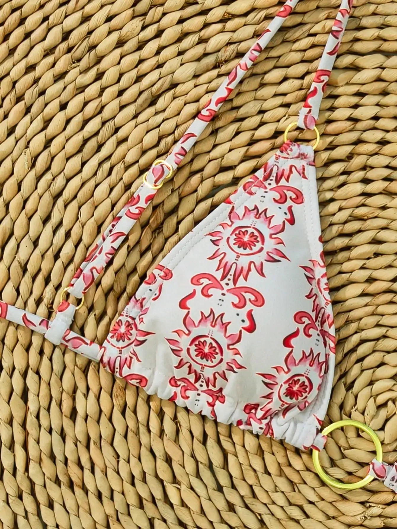 Costume da bagno caldo sexy bikini a forcella alta con scollo all'americana e design aperto sul retro