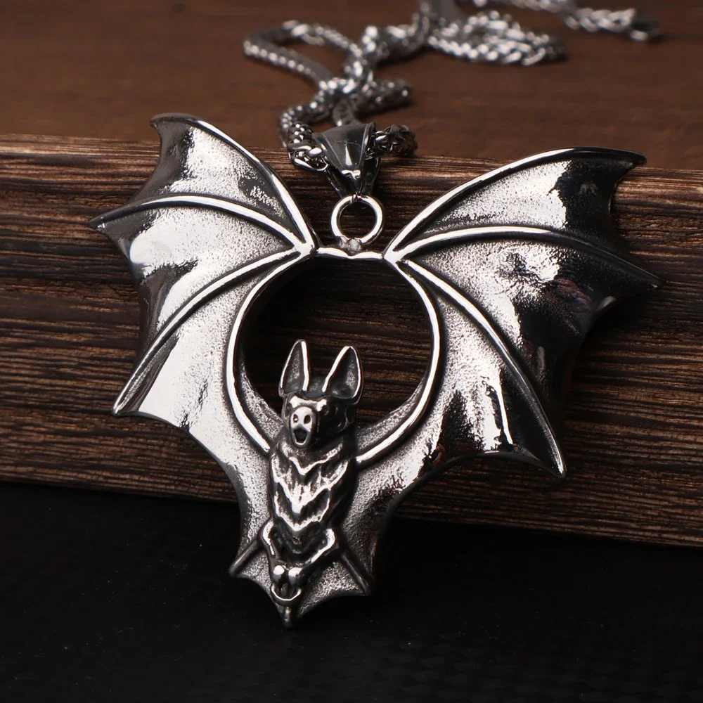 

Halloween Exaggerated Retro Bat Pendant Necklace Stainless Steel Punk Animal Vampire Bat Necklace for Men Biker Jewelry Gifts