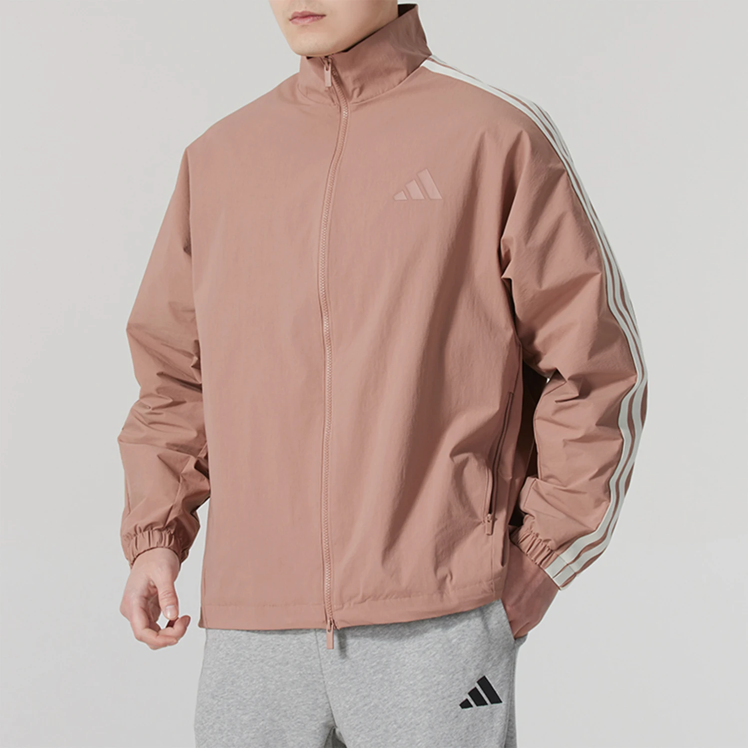 

Adidas подлинная весна 2025, новая мужская тканая куртка в трех полосках JL6093