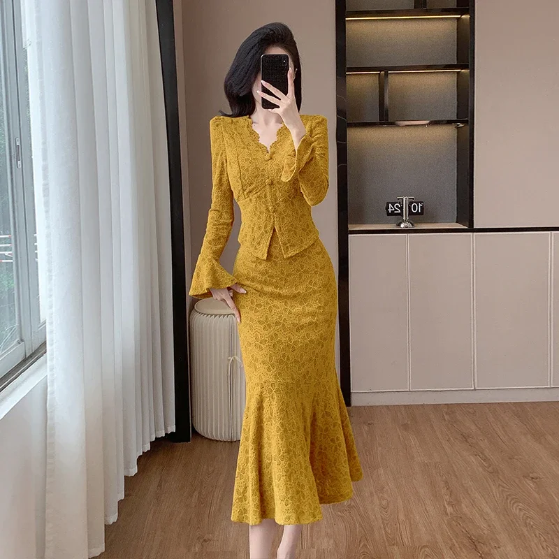 

2024 Autumn New Women Two Piece Skirt Sets Elegant V-neck Long Sleeve Slim Shirt Tops + High Waist Slim Mermaid Skirt Outfits