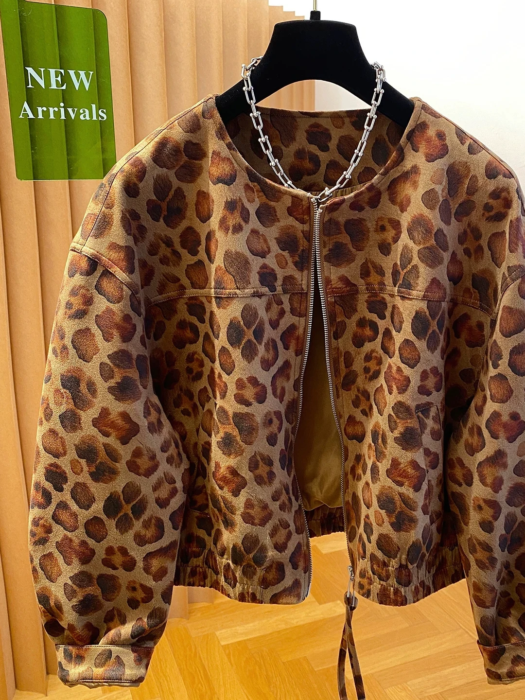 Fashionable Short Leopard Print Jacket Women's Autumn New Arrival Casual Style Zipper Closure No Inner  Regular Thickness
