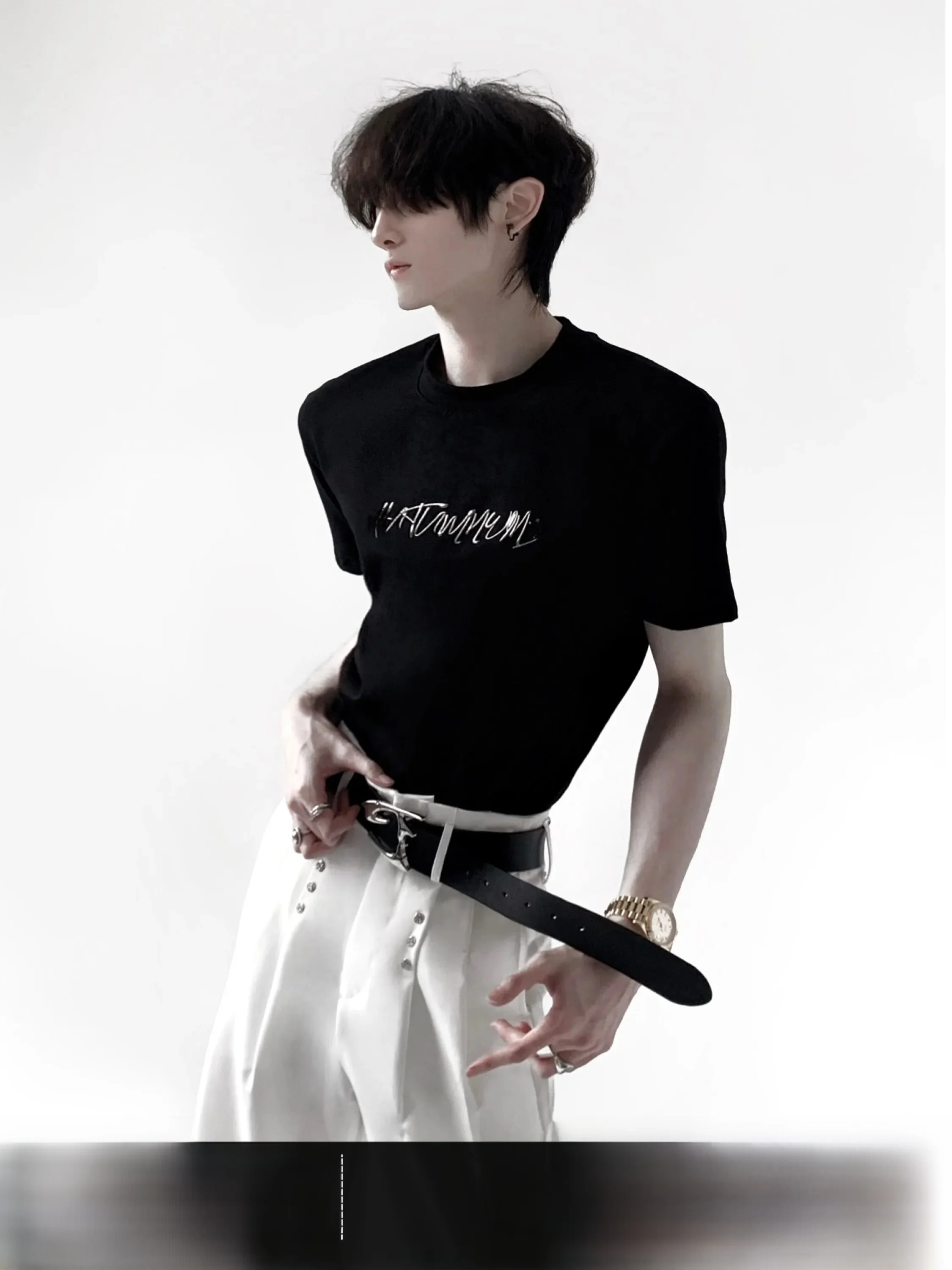 Autumn Mountain Wind Gold Lettering Metal Trim Slim Fit Short Sleeve T-Shirt Comfortable Simple Design for Men Summer Fashion
