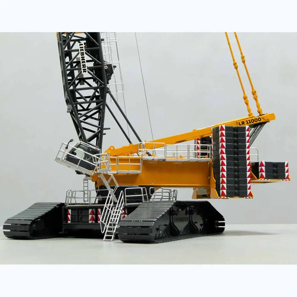 Spot Goods Die-cast Engineering Vehicle Model 1:50 Scale Liebherr LR11000 Crawler Crane Alloy Crane Model 1029 Standard Version