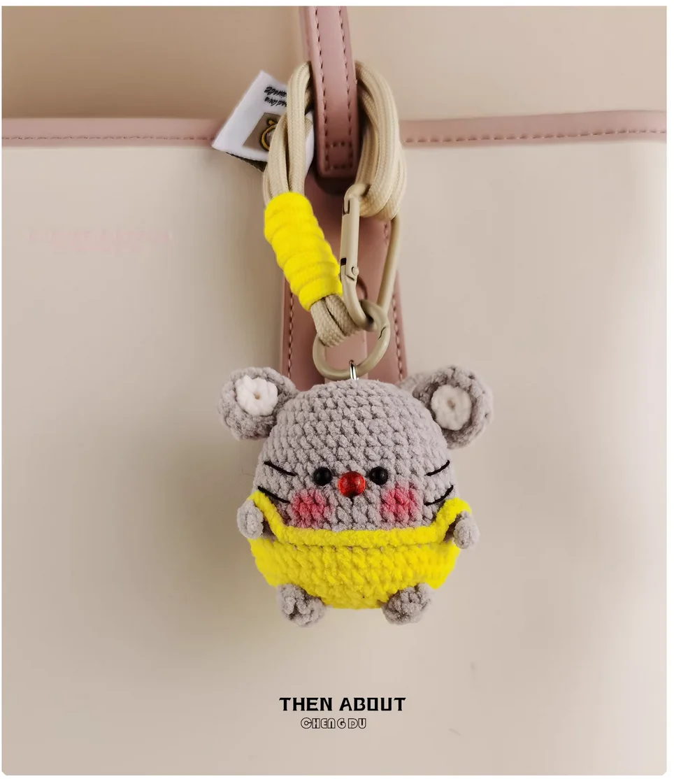 Cute chubby butter mouse bag pendant pendant Keychain pendant niche gift