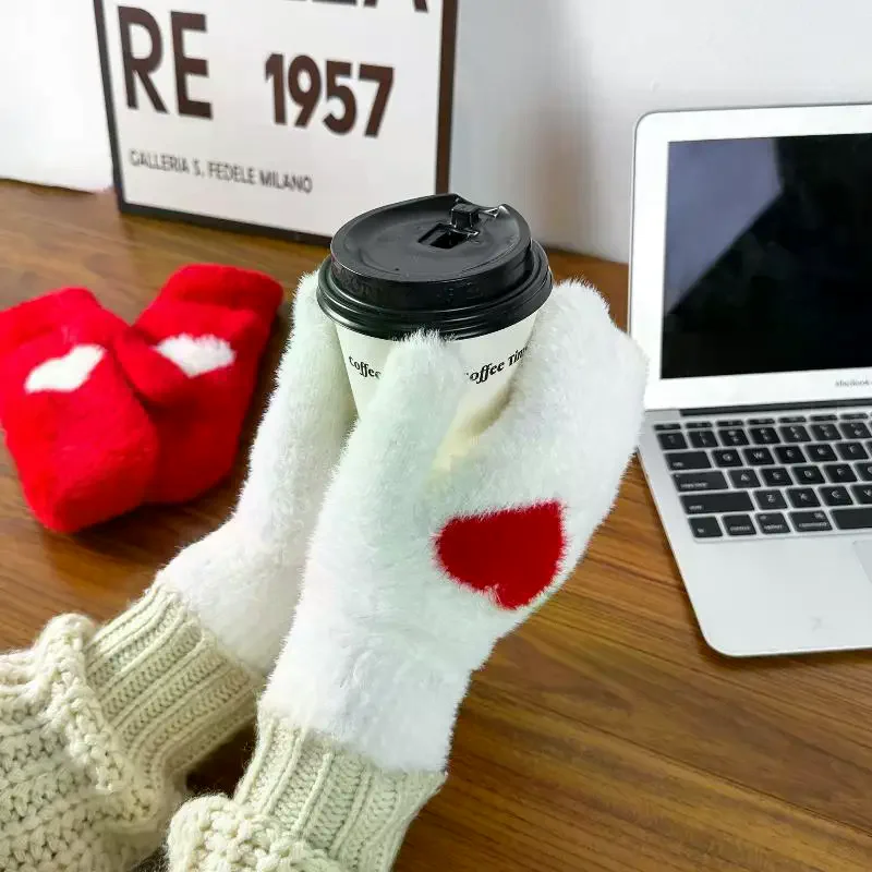 سميكة صوف مبطن قفازات الشتاء النساء Ins العصرية الكورية الأحمر القلب تصميم فو فرو منك الدراجات Coldproof القفازات طالب هدية #6