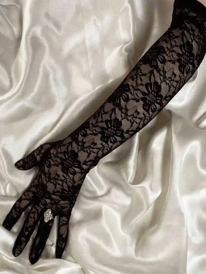 Vintage Black Lace Bridal Gloves for Weddings