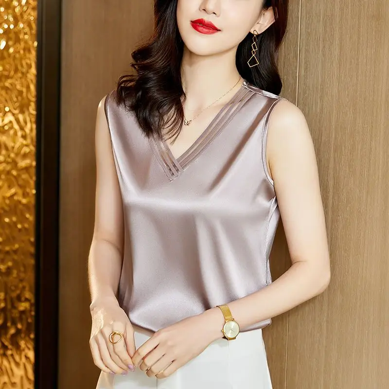 

Женская атласная шелковая кружевная рубашка 2025 года, новые летние майки, жилет, блузка, повседневная женская рубашка с v-образным вырезом и кружевными бретелями без рукавов, жилет A258