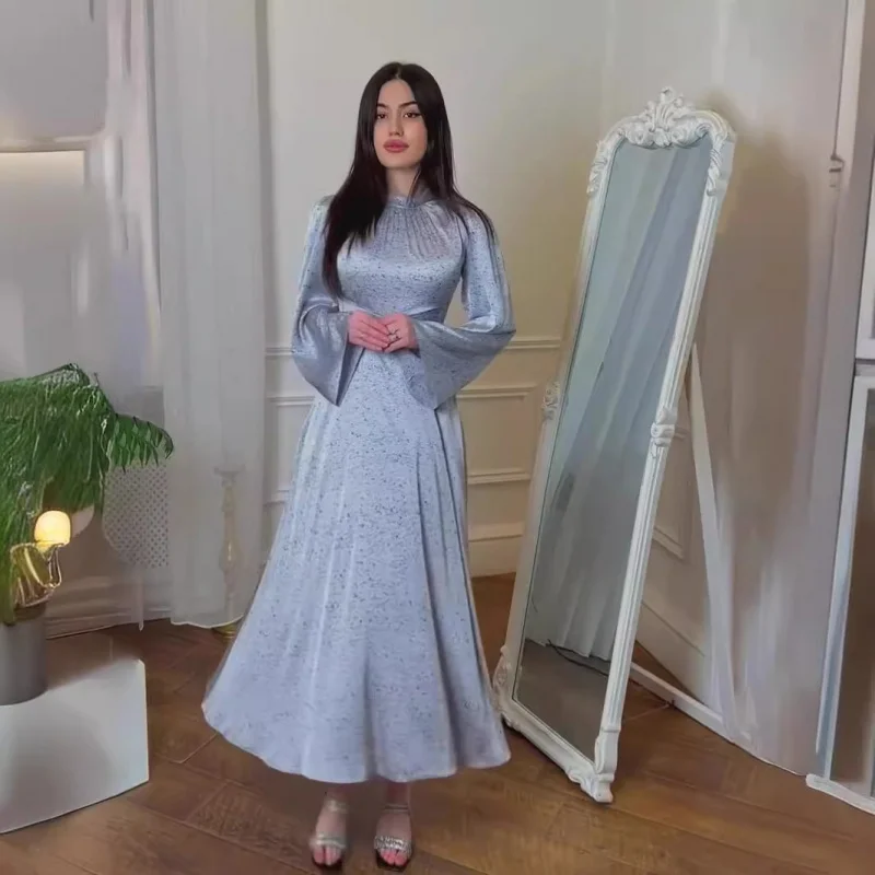 เดรสยาวพิมพ์ลายผ้าซาตินผูกเชือกสไตล์หวานละมุน ปี 2025