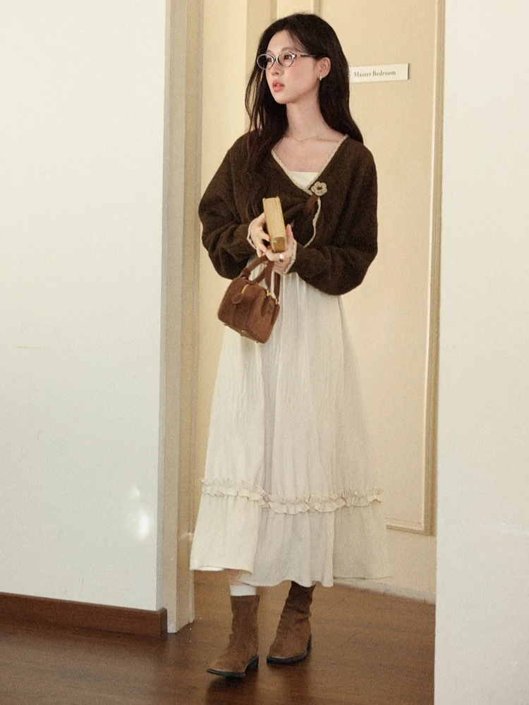 ALXNAN Brown Knitted Cardigan Women Autumn Long Sleeve Chic Flower Placket Lantern Sleeve Drop Shoulder Short Cardigan L57729