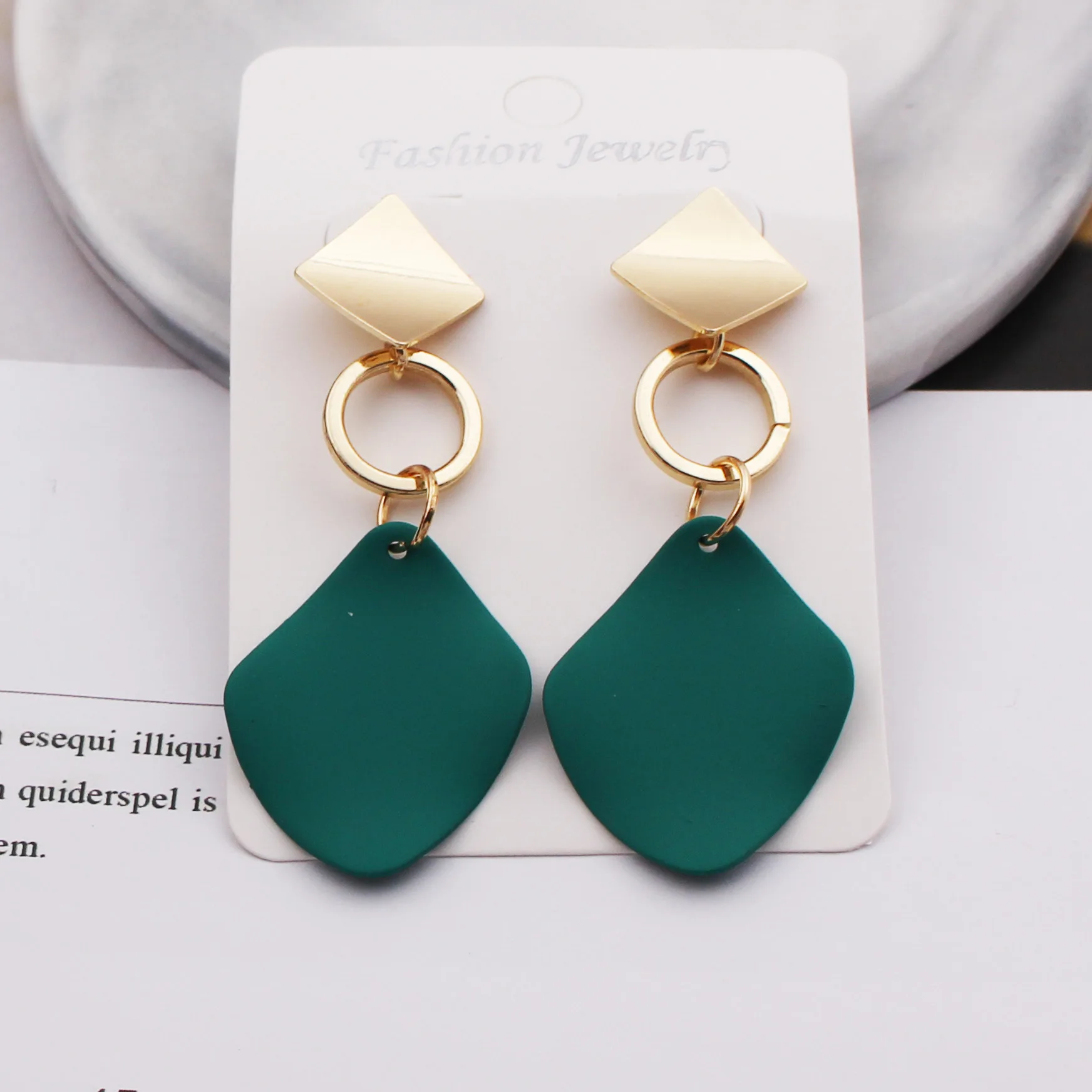 Trendy Rhombus Drop Earrings for Women Hollow Out Golden Twist Metal Irregular Uneven Oval Dangle Earrings Geometry Jewelry