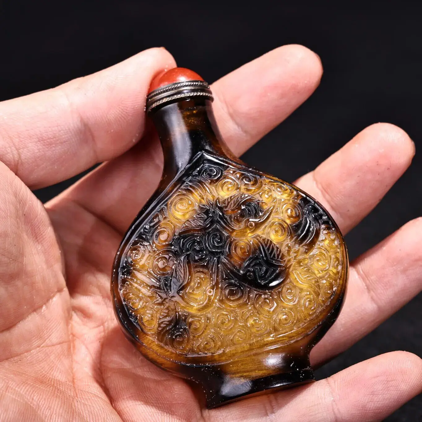 

Treasure Collection Hollow Carved Snuff Bottle Decorative Crafts