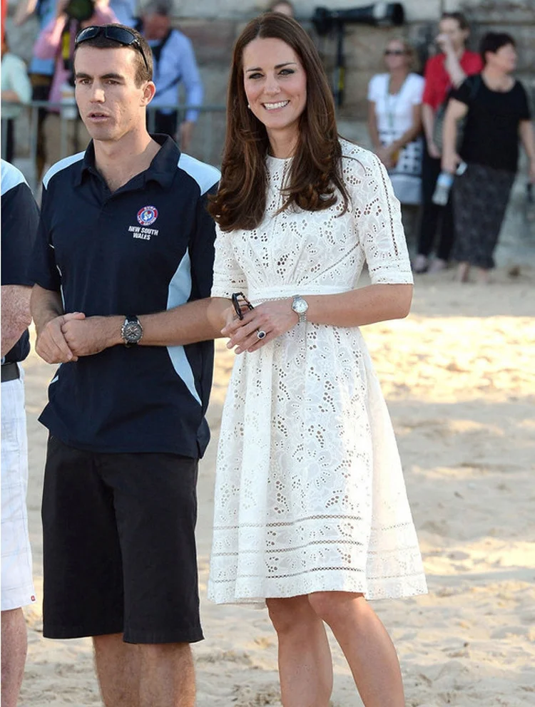 Vestito Midi bianco da donna di moda estiva scava fuori la principessa Kate Middleton abito a maniche corte a vita alta abito da ufficio da lavoro