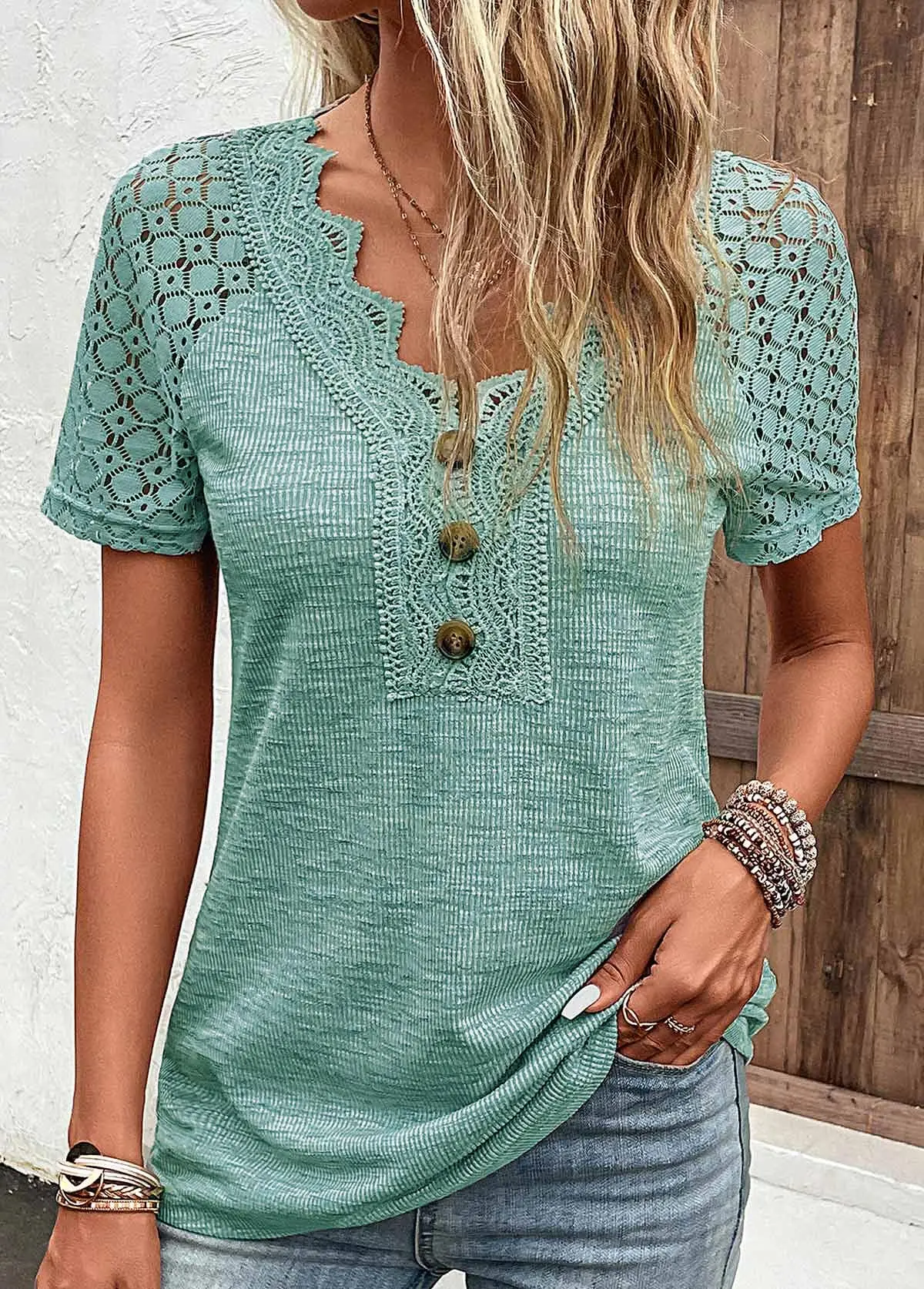 

Plus Size Women Short Sleeve V-neck Stitching Lace Top