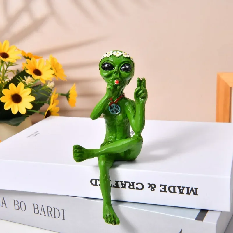 Resin Statue Resin Alien Ufo Outdoor Dwarf Garden Statue Decoration Dwarf Decoration