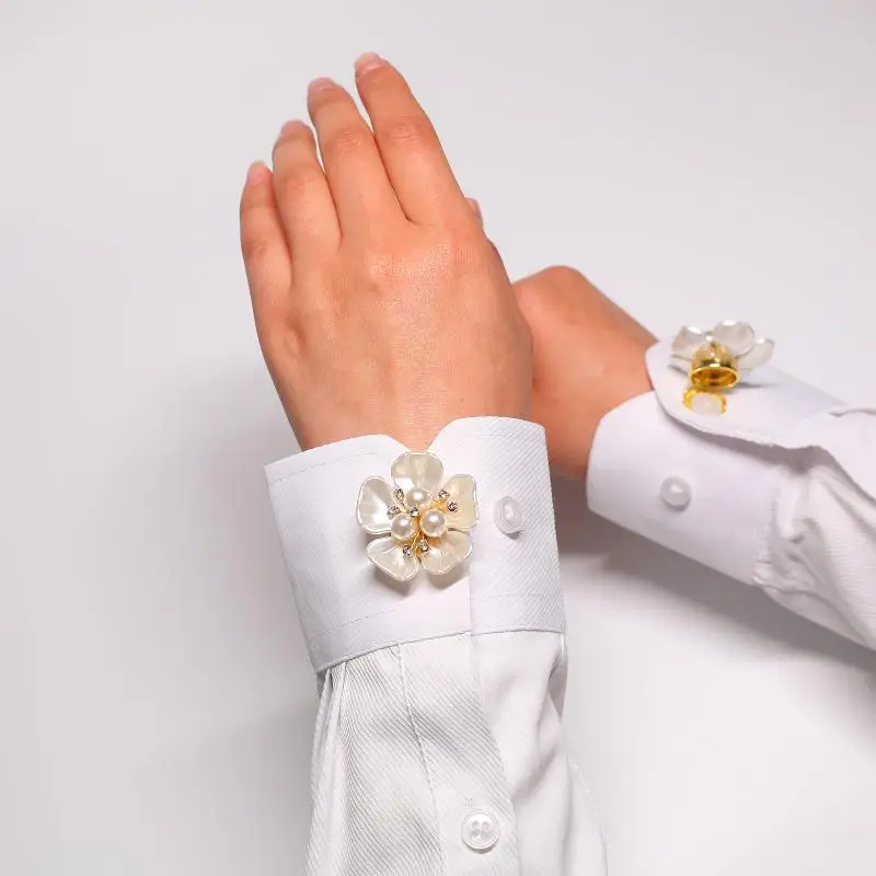 2pcs Shirt Button Covers Floral Buttons Seamless Sewing Clip Decorative Shirts Dresses Fashion Button Clips Clothing Accessory