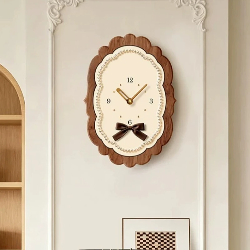 Vintage Luxury Wall Clocks Nordic Minimalist Aesthetic Design Wall Watch Creative Living Room Horloge Murale Room Decorations