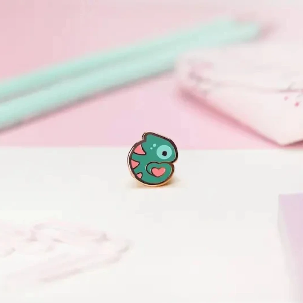 Tiny Love Chameleon - Heart Cute Kawaii Animal Enamel Pin